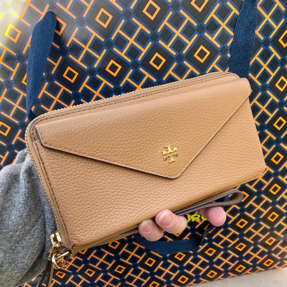 💯🆕Tory Burch wallet/clutch/wristlet/leather🆕tan - Picture 2 of 3